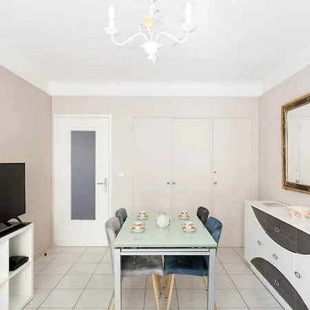 Upstays Cosy 1 Bedroom With Terrace And Ac